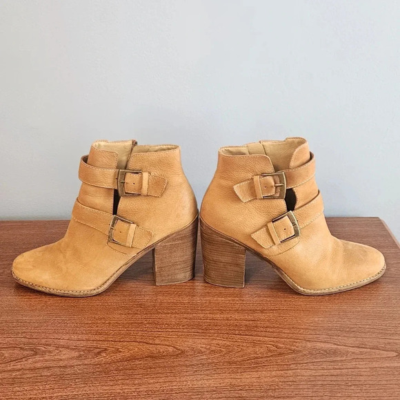 Steve MaddenTrevur Double Buckle Ankle Boots - Picture 6 of 11